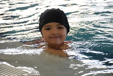 "LES CLASSES BLEUES" À LA PISCINE